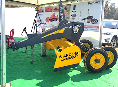 Apogee Bahubali GNSS Camp demonstrating GPS-enabled land levelling technology to farmers in real field conditions